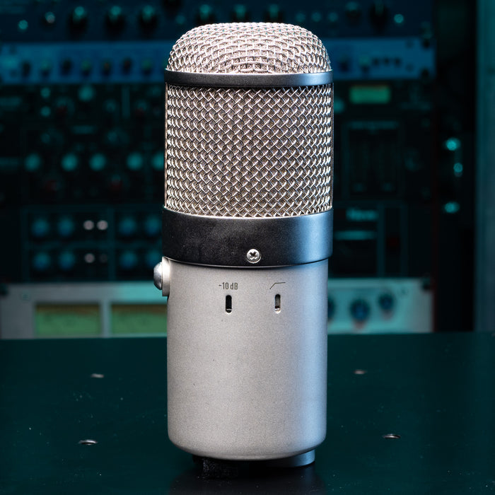 Neumann U 47 FET with Shockmount & Custom Case - Used