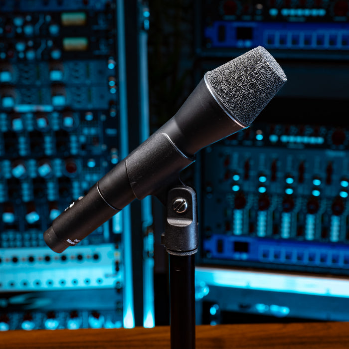 AKG D222 Dynamic Vintage Rocket Mic (Used)