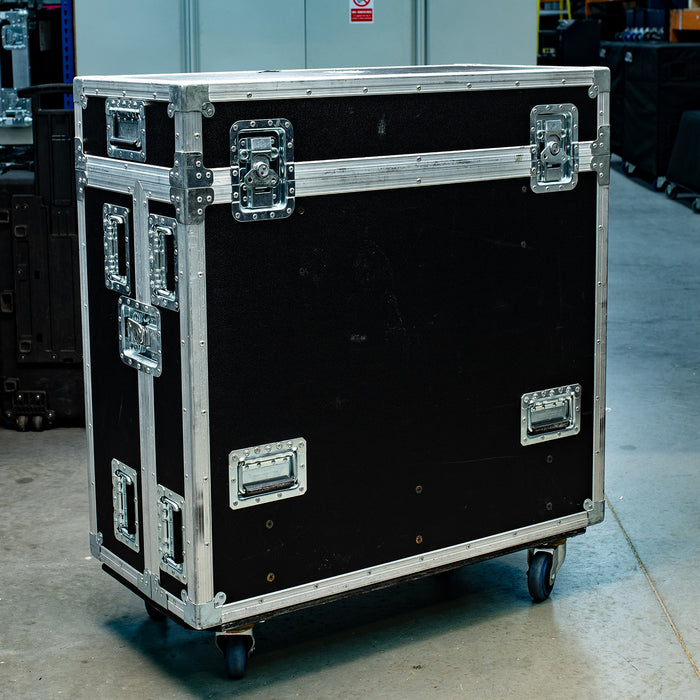 Yamaha CL3 Digital Mixer DANTE Inc. Meterbridge, PW800 PSU and Flightcase - Used