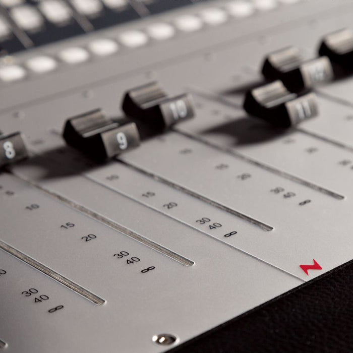 Neve Console Fader Module Neve 8424 Mixing Console 4 groups, 24 channel faders — Studiocare